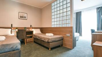 Comfort-Studio | Hochwertige Bettwaren, Schreibtisch, laptopgeeigneter Arbeitsplatz