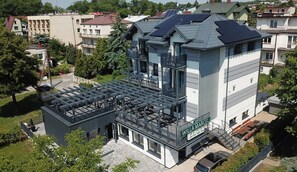 Vista frontal de la propiedad