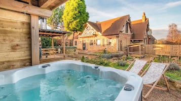 Bain à remous extérieur