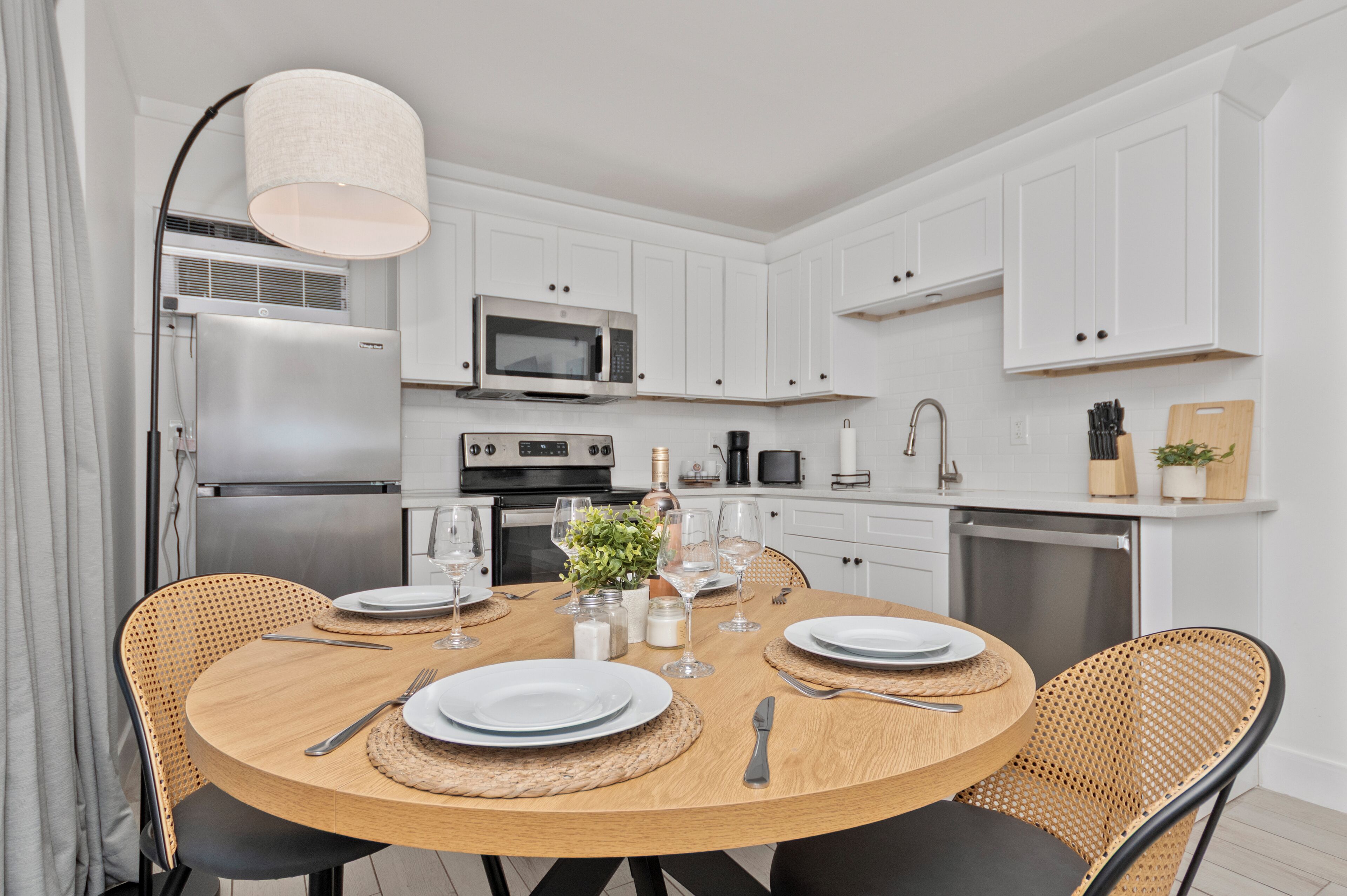 スイート | 専用キッチン | 電子レンジ、コーヒー / ティーメーカー