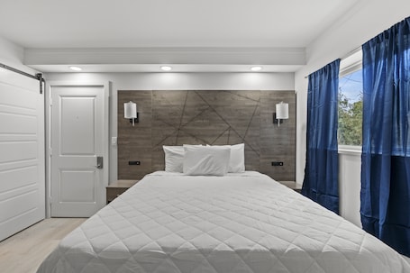 2 habitaciones, escritorio y espacio para trabajar con laptop