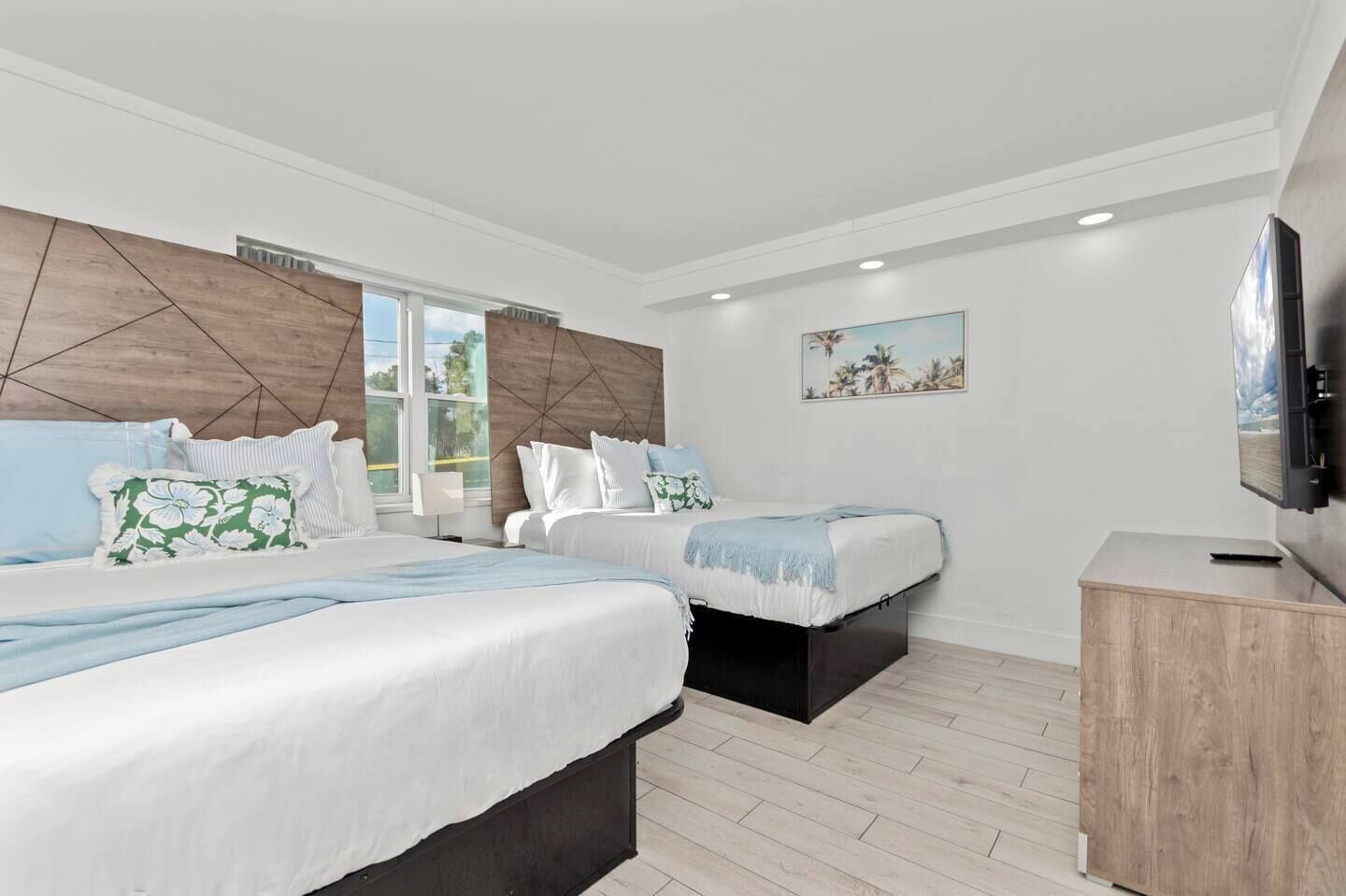 ห้องสวีท | โต๊ะทำงาน, พื้นที่ทำงานแบบใช้แล็ปท็อป, Wi-Fi ฟรี, ผ้าปูที่นอน