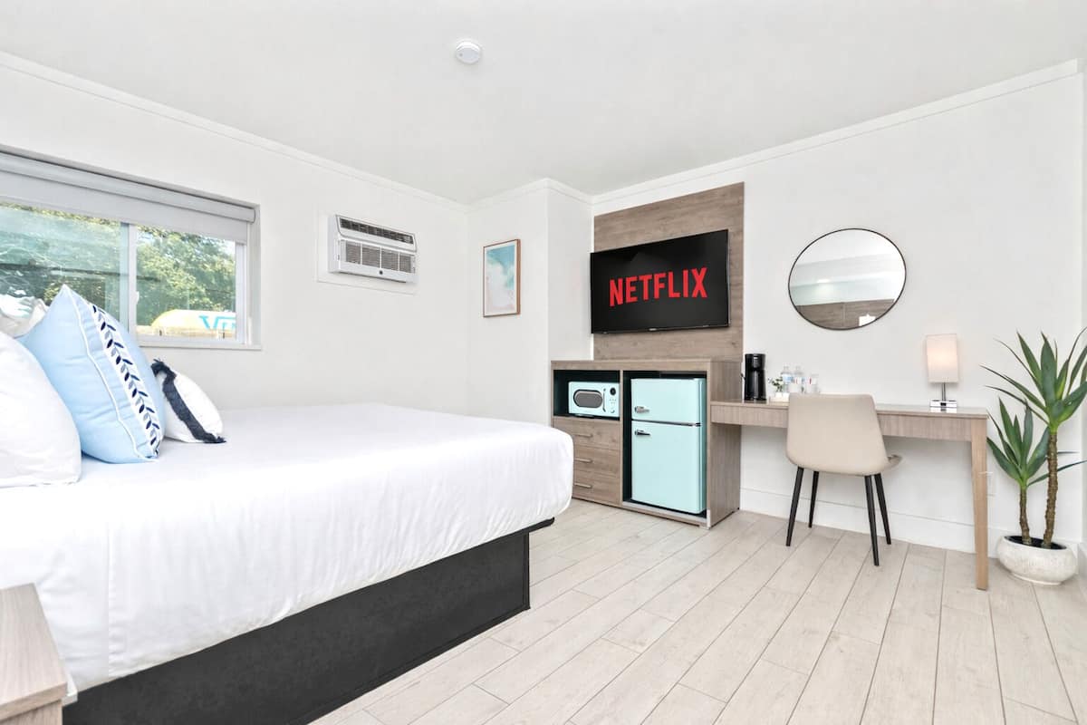 Studio, 1 Queen Bed, Private Ensuite | Free WiFi, bed sheets