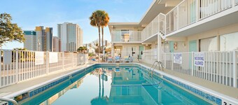 Fin's Inn & Suites