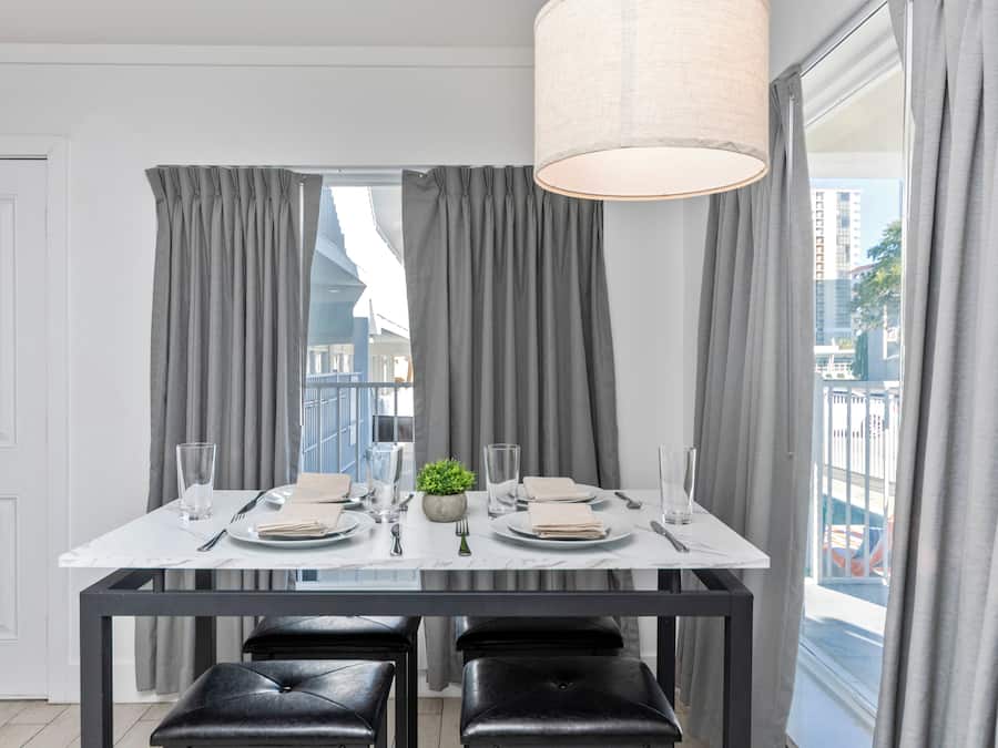 Suite | Restauration dans la chambre