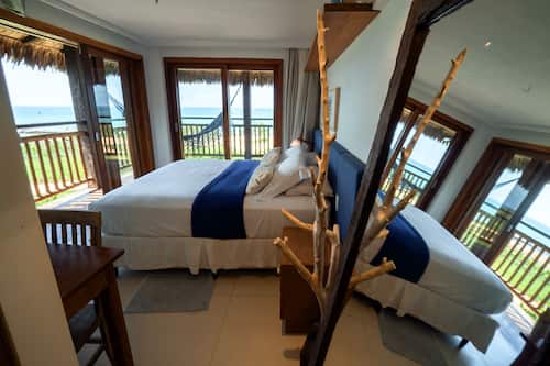Casa exclusiva | Cortinas blackout, ferros/tábuas de passar roupa, Wi-Fi de cortesia