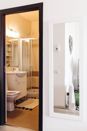 Apartment, 2 Bedrooms | Bathroom