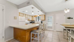 Casa de ciudad, varias camas (107 Tonya Lane) | Cocina privada