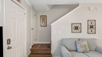 Maison mitoyenne, plusieurs lits (107 Tonya Lane) | Intérieur