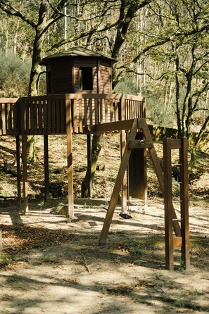 Área de juegos infantiles al aire libre