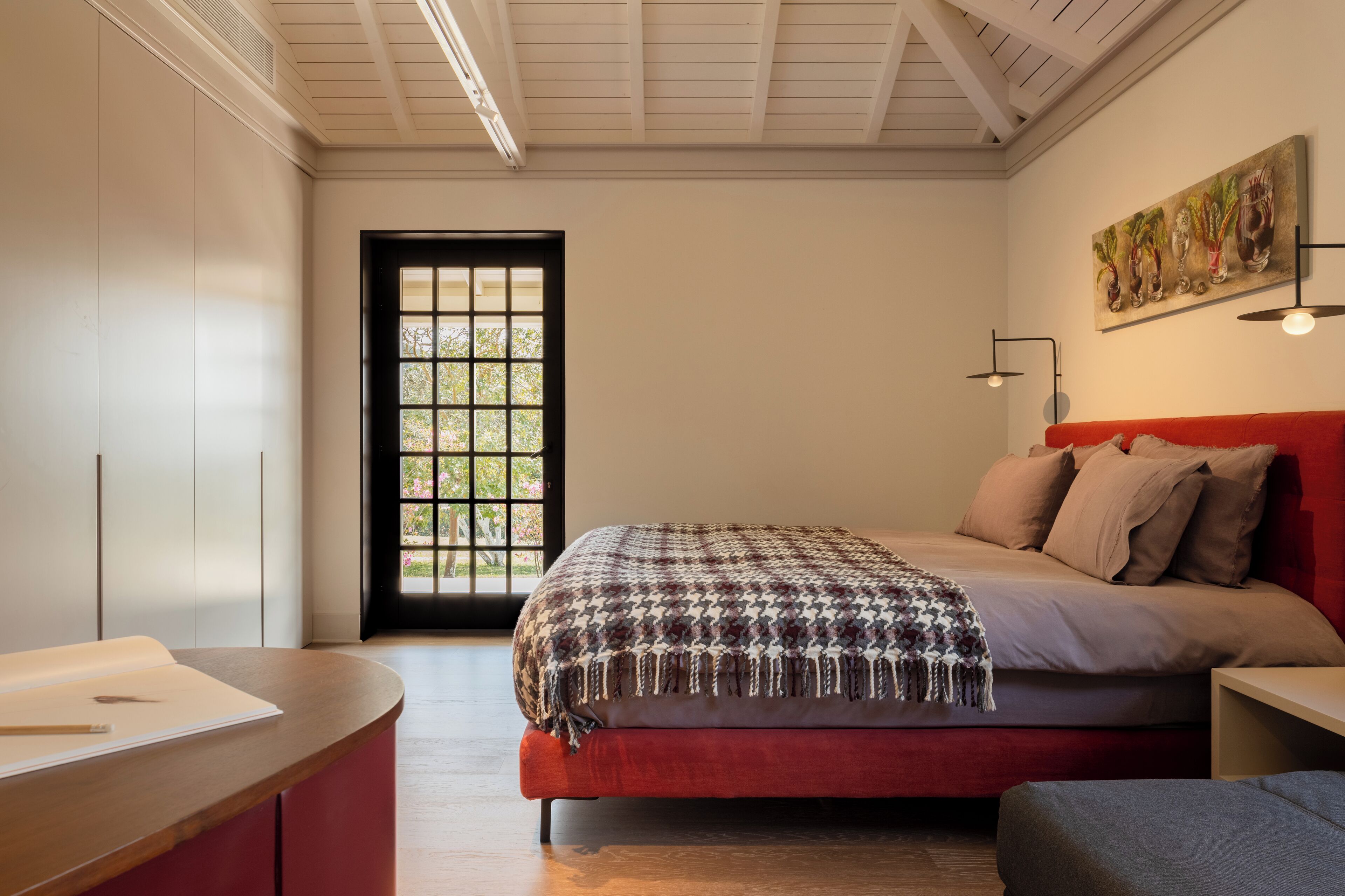 Family Cottage, 2 Bedrooms, Garden View, Ground Floor | In-room safe, blackout drapes, free WiFi, bed sheets