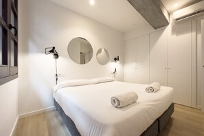 1 bedroom, iron/ironing board, free WiFi, bed sheets - BeBarceloner Born Apartments with Pool (Barcelona)