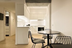 Dining - BeBarceloner Born Apartments with Pool (Barcelona)