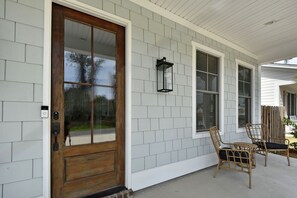 Exterior detail - Beautiful 4 bedroom home with a pool! (Saint Simons Island)