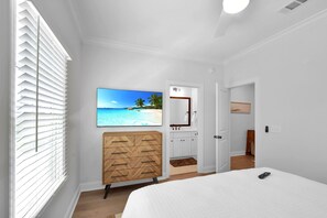 4 室のベッドルーム、アイロン / アイロン台、WiFi (無料)、ベッドシーツ