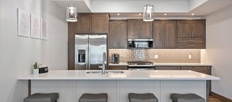 Courtside Cabin-Indoor Sports|Theatre|Hot Tub|