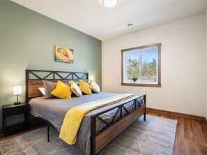 4 bedrooms, travel crib, free WiFi, bed sheets