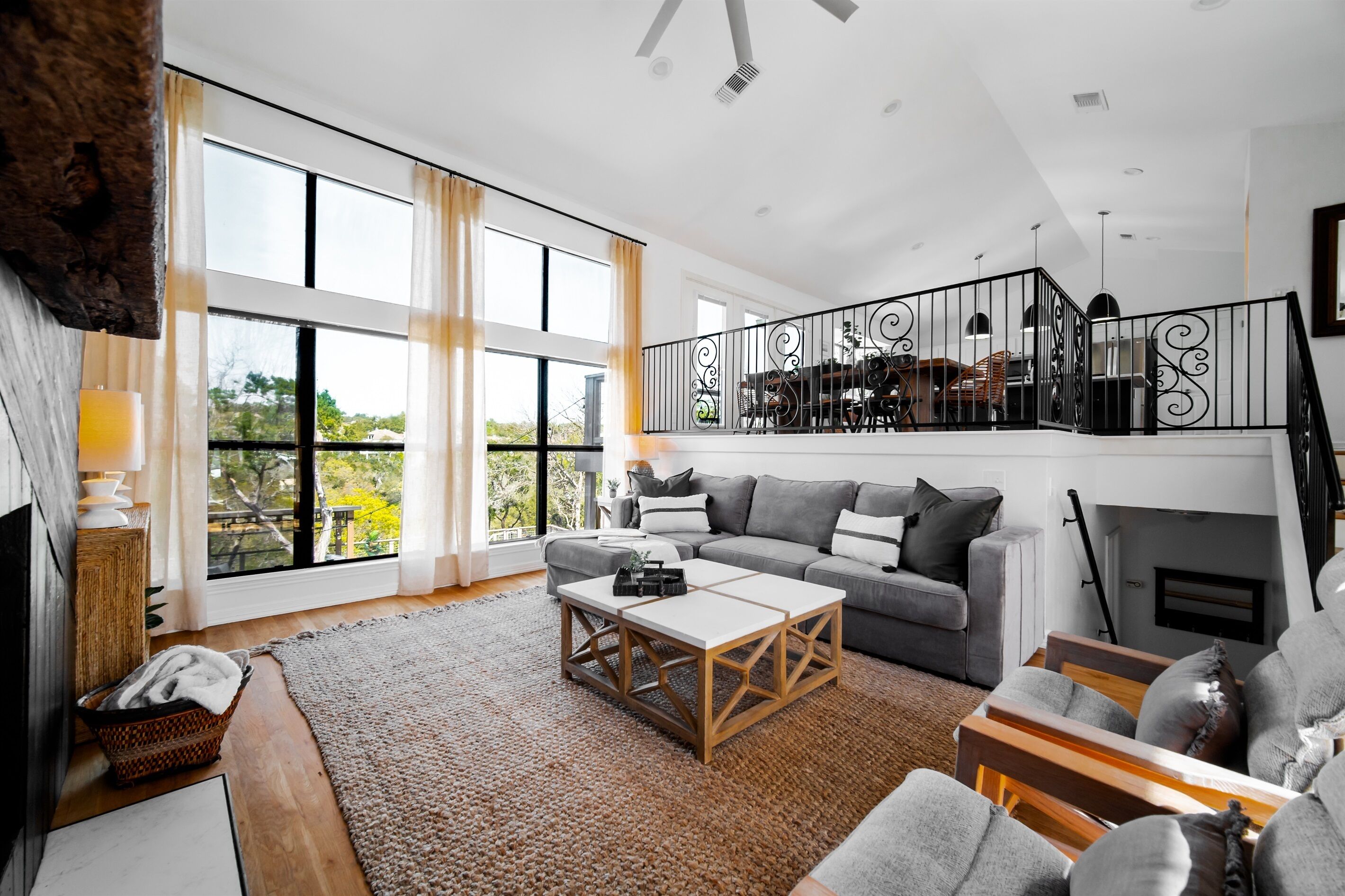 TV connectée, lecteur de DVD, vidéothèque, chaîne hi-fi