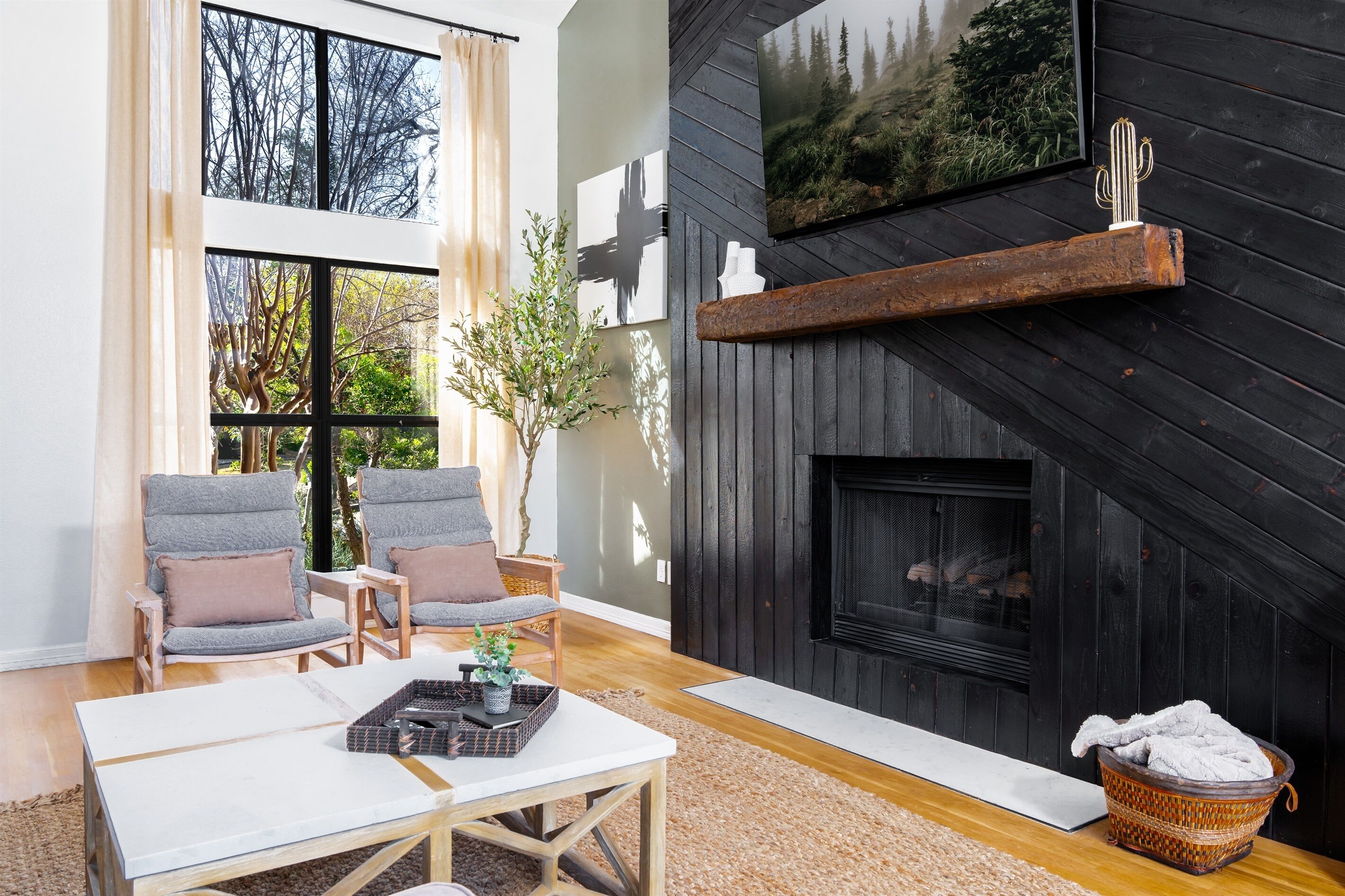 Smart-TV, DVD-Player, Videothek, Stereoanlage