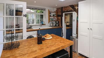 Fridge, dishwasher, electric kettle, toaster