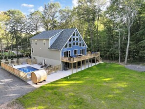 Exterior - Big Villa/4 Masters/6Bd 7Ba/Heated Pool/Hot Tub/Sauna/Big Game Room (Blakeslee)
