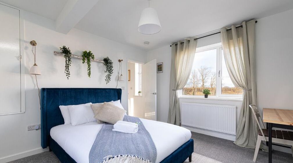 4 bedrooms, iron/ironing board, Internet, bed sheets