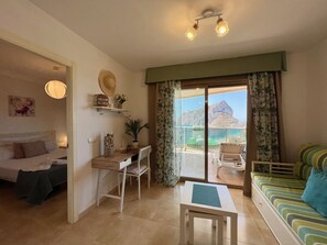 1 slaapkamer, een strijkplank/strijkijzer, gratis wifi, beddengoed