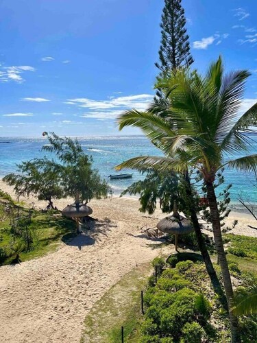 Exclusive beachfront apartment