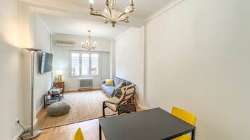 Apartment | Living area | 25-inch flat-screen TV with digital channels, DVD player