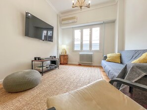 Living area - Family Two Bedroom Apartment Benaki (Athens)