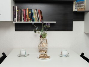 Interior - Lovely apartment for 4 guests with A/C, WIFI, TV and terrace (Biograd Na Moru)