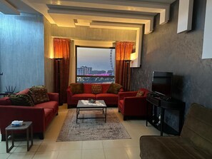 Studio | Living area - Remarkable 2-bed Apartment in Dubai (Dubai)