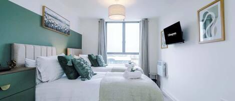 2 chambres, fer et planche à repasser, lit de bébé portatif, Wi-Fi