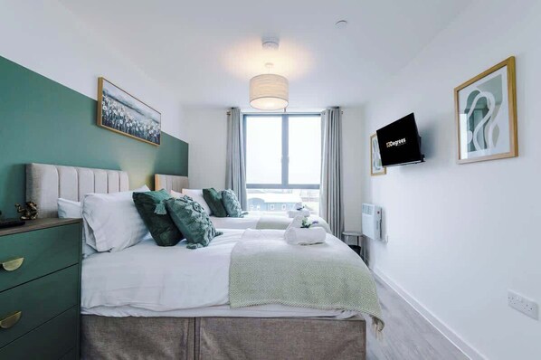 2 bedrooms, iron/ironing board, travel cot, WiFi