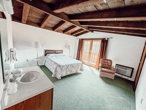 Comfort Suite, Jetted Tub | 1 bedroom, premium bedding, free WiFi, bed sheets