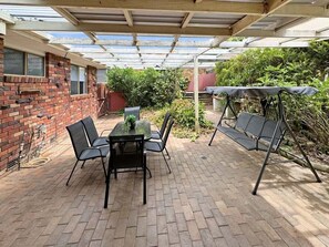 Outdoor dining - Glen’s Haven with Lakeviews -  Outdoor Firepit (Kooringal)