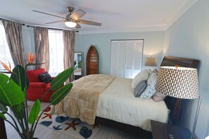 2 bedrooms, iron/ironing board, WiFi, bed sheets - Luxury 2 bd 2 ba Beach Front - Top-Floor, Golf, pools, hot tub, walk to grocery  (Daytona Beach Shores)