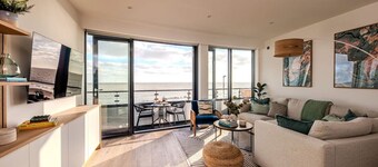 Stunning Beach Front Apartment with secure Parking