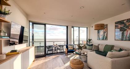 Stunning Beach Front Apartment with secure Parking