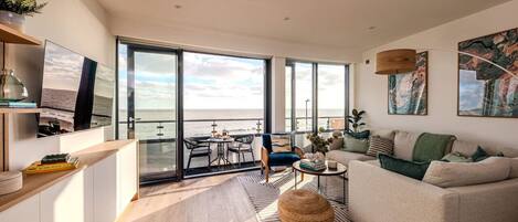 تلفزيون، ألعاب فيديو، ستيريو