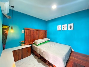 Standard Double Room | Free WiFi, bed sheets - Second Hope Lodge (Padang)