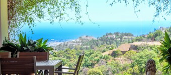 Arbolada: Mansion at Hill Peak With Panoramic View