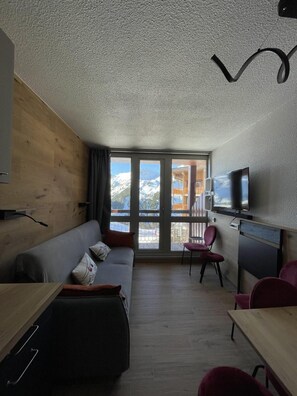 Living area - 200m from ski slopes, 3rd floor, balcony, tv, ski locker, 21m², Les Arcs (Les Arcs)