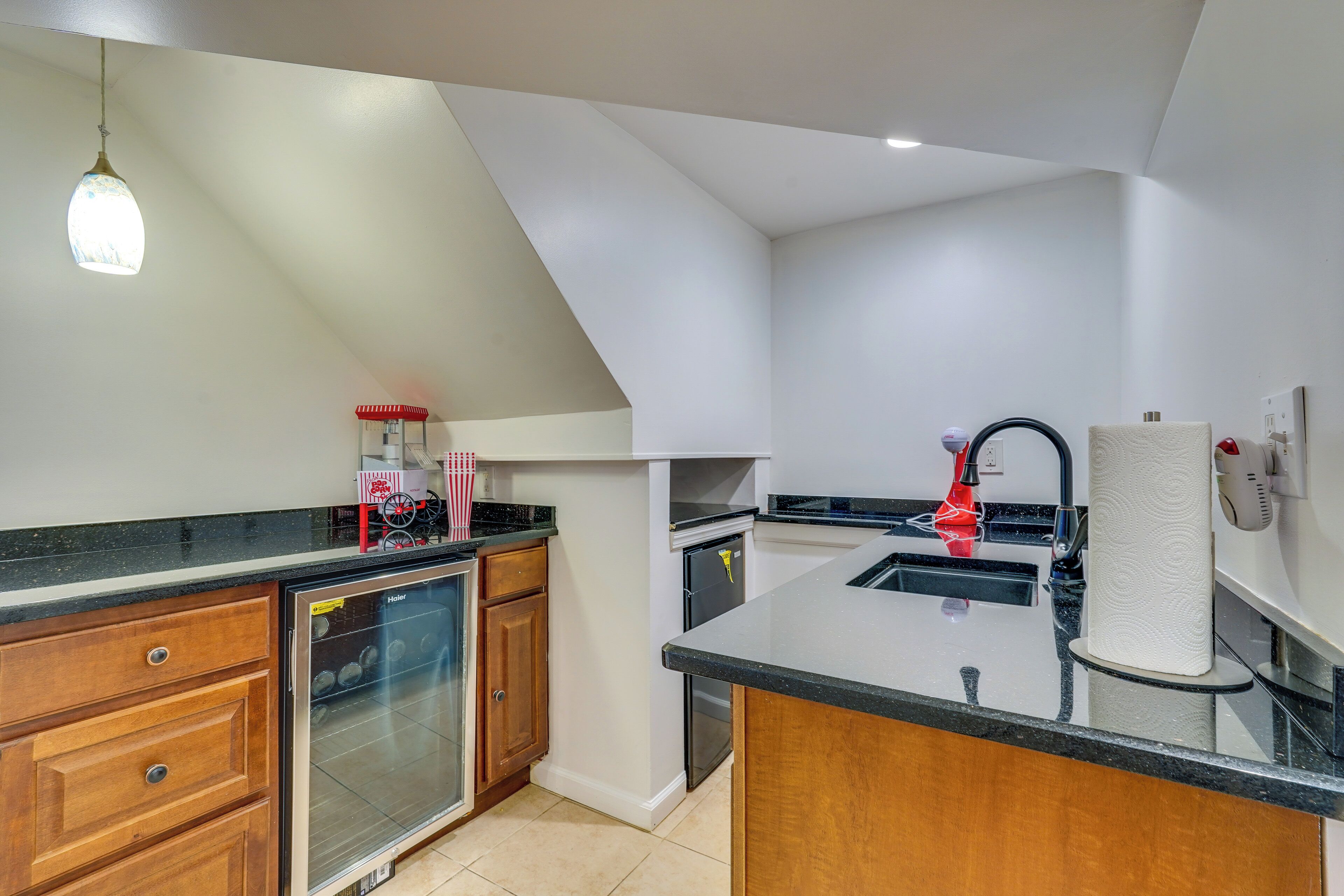 Wet Bar | Basement