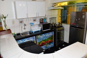 Fridge, microwave, oven, dishwasher - La Cusqueñita (Cusco)