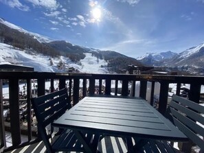 Outdoor dining - 100m from resort center, 3rd floor, balcony, tv, ski locker, 32m², Les Orres (Les Orres)