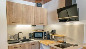 Private kitchen - 100m from resort center, 3rd floor, balcony, tv, ski locker, 32m², Les Orres (Les Orres)