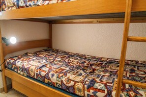 WiFi - 100m from resort center, 3rd floor, balcony, tv, ski locker, 32m², Les Orres (Les Orres)