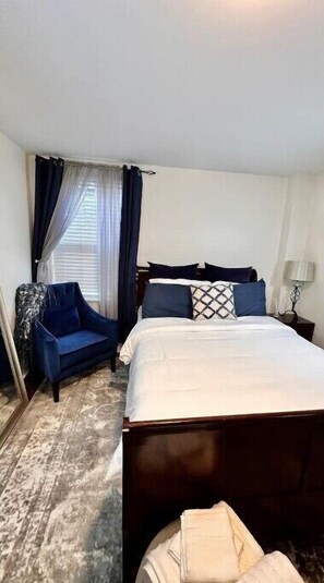 3 habitaciones, escritorio, tabla de planchar con plancha y wifi gratis 