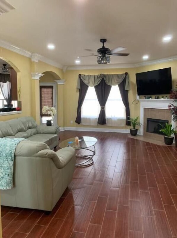 TV connectée, cheminée